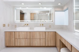 18826 Winnwood Ln in Santa Ana, CA - Foto de edificio - Building Photo