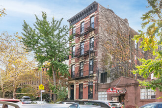 12 Park Pl in Brooklyn, NY - Building Photo - Building Photo