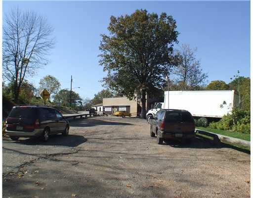 3300 Brownsville Rd in South Park, PA - Building Photo