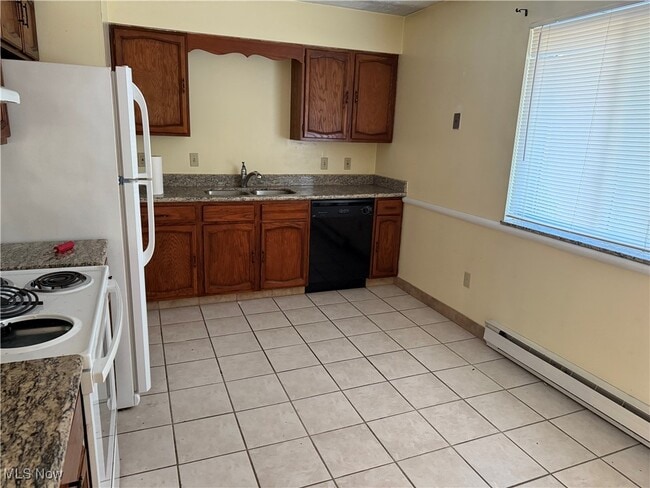 3695 Indian Run Dr in Canfield, OH - Building Photo - Building Photo