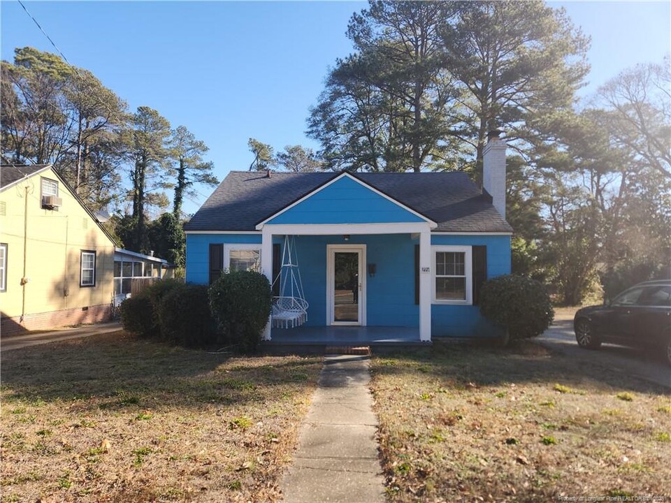 229 Pinecrest Dr in Fayetteville, NC - Building Photo