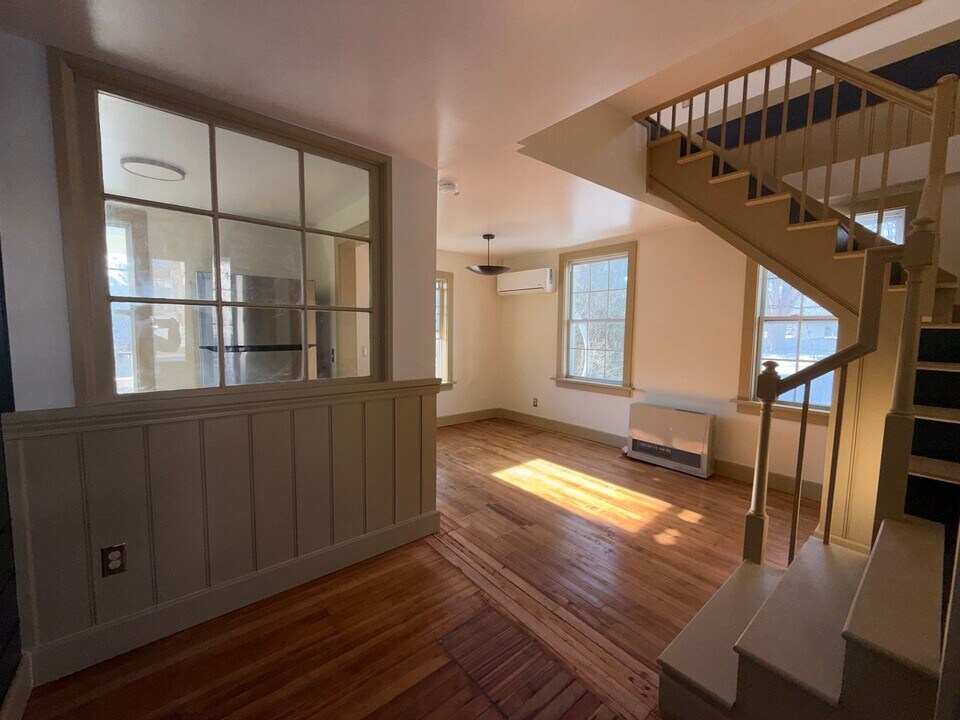 32-34 S Maple St in Vergennes, VT - Building Photo