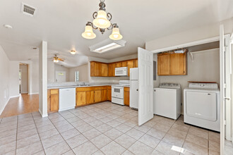 102 Sendero Dr, Unit 102 in Huntsville, TX - Building Photo - Building Photo