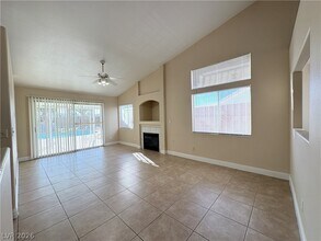 1613 Crystal Chimes Dr in Las Vegas, NV - Building Photo - Building Photo
