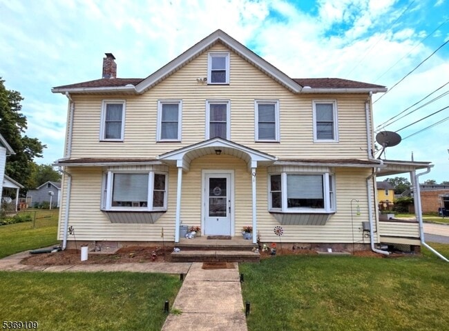 property at 9 Columbia St