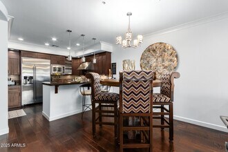 4909 N Woodmere Fairway in Scottsdale, AZ - Foto de edificio - Building Photo