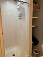 6438 N Lakewood Ave, Unit 1 Unit in Chicago, IL - Foto de edificio - Building Photo