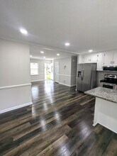 107 Sandy Lake Dr in Hampton, VA - Building Photo - Building Photo
