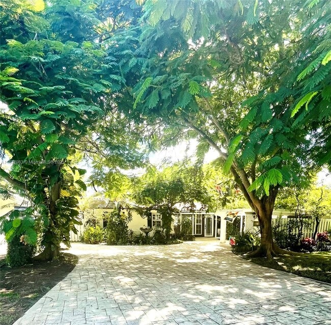 property at 500 NE 27th Dr