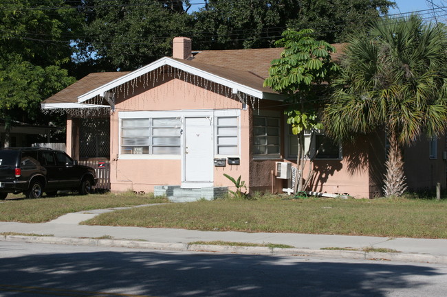 1148 NE Cleveland St in Clearwater, FL - Building Photo - Building Photo