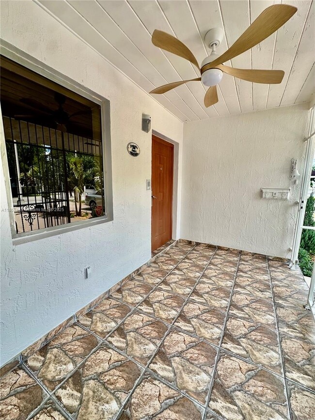 3525 SW 92nd Ave in Miami, FL - Building Photo - Building Photo