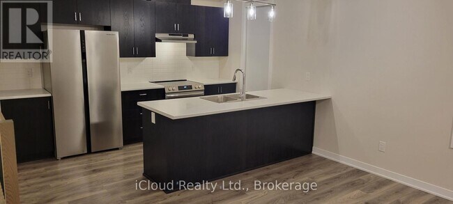 318 Catsfoot Walk in Ottawa, ON - Building Photo - Building Photo