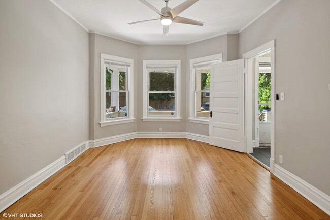 4023 N Monticello Ave in Chicago, IL - Foto de edificio - Building Photo