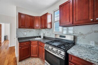 55-10 68th St-Unit -2 in Queens, NY - Building Photo - Building Photo