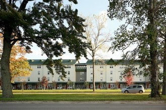 Hannah Lofts in East Lansing, MI - Foto de edificio - Building Photo