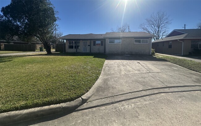 3906 Madden Ln in Houston, TX - Building Photo - Building Photo