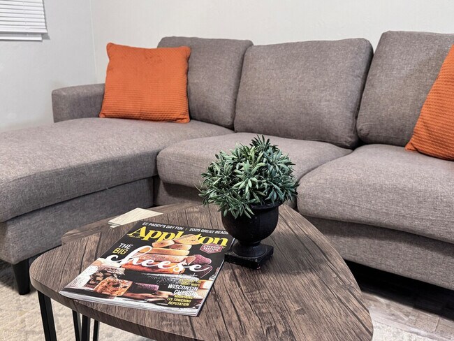 915 W Whittier Dr in Appleton, WI - Building Photo - Building Photo