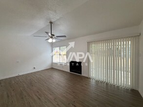 4062 Fire Sun in San Antonio, TX - Building Photo - Building Photo