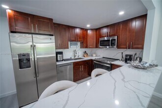 19380 Collins Ave, Unit 311 in Sunny Isles Beach, FL - Building Photo - Building Photo