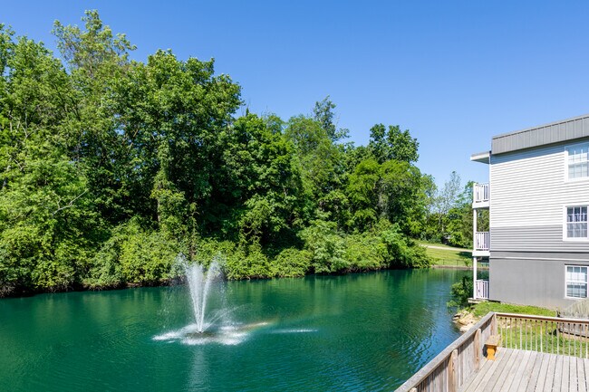 Seasons on Chelsea in Fort Mitchell, KY - Foto de edificio - Building Photo