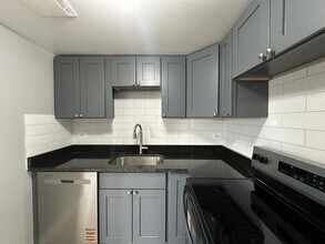 7632 N Milwaukee Ave in Niles, IL - Building Photo - Building Photo