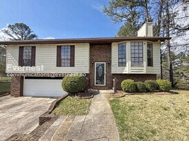 617 Carson Crest Cir in Birmingham, AL - Building Photo