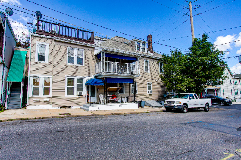 203 S 15th St in Easton, PA - Building Photo