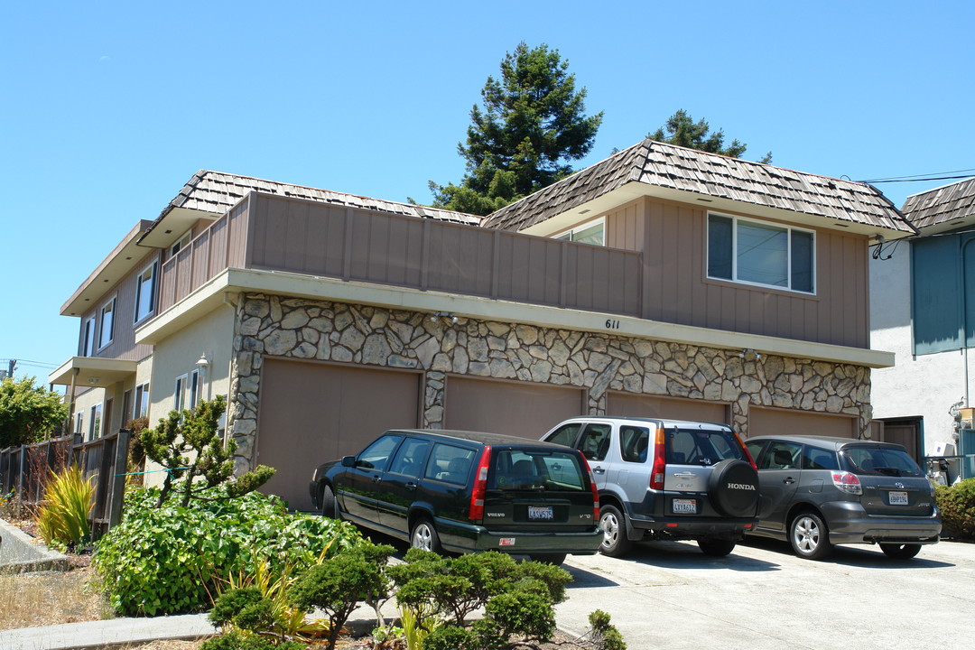 611 Lexington Ave in El Cerrito, CA - Foto de edificio