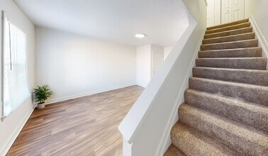 Starboard Townhomes in Portsmouth, VA - Building Photo - Building Photo