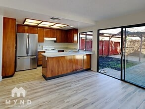 2276 Sandcastle Way in Sacramento, CA - Building Photo - Building Photo