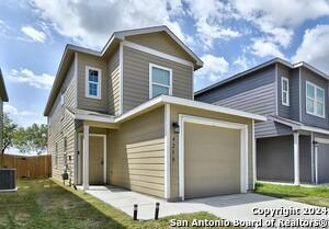 4250 Thalweg Way in San Antonio, TX - Building Photo