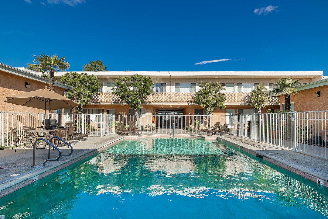 CPA - Casa Patrina in Granada Hills, CA - Building Photo