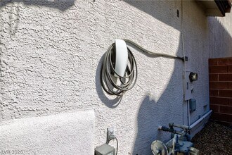 10378 Grizzly Forest Dr in Las Vegas, NV - Building Photo - Building Photo