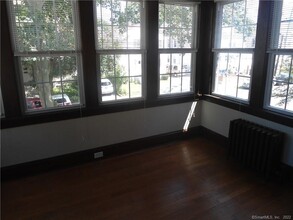43 Melrose Ave, Unit 2 in Bridgeport, CT - Building Photo - Building Photo