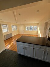 2572 Massachusetts Ave, Unit 2 in Cambridge, MA - Building Photo - Building Photo