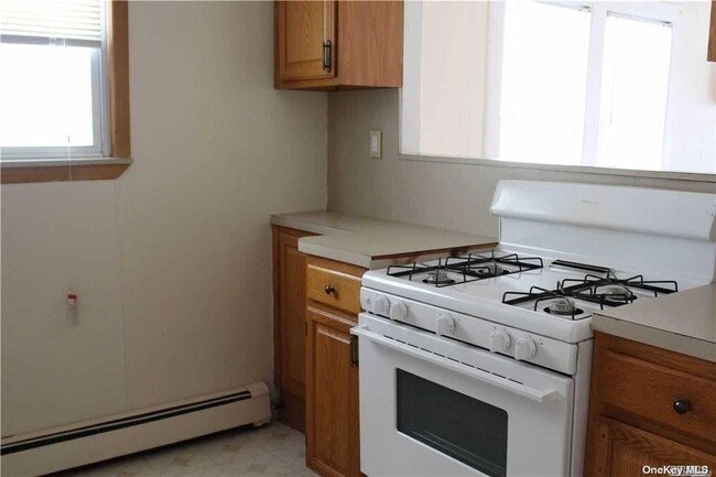 71 Oregon St in Long Beach, NY - Building Photo - Building Photo