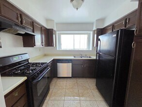 1192 Pleasant Brook St in Las Vegas, NV - Building Photo - Building Photo