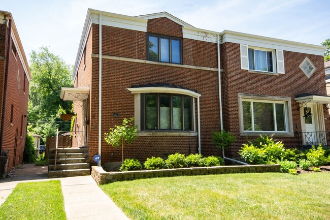 8213 Lake St in River Forest, IL - Building Photo - Building Photo