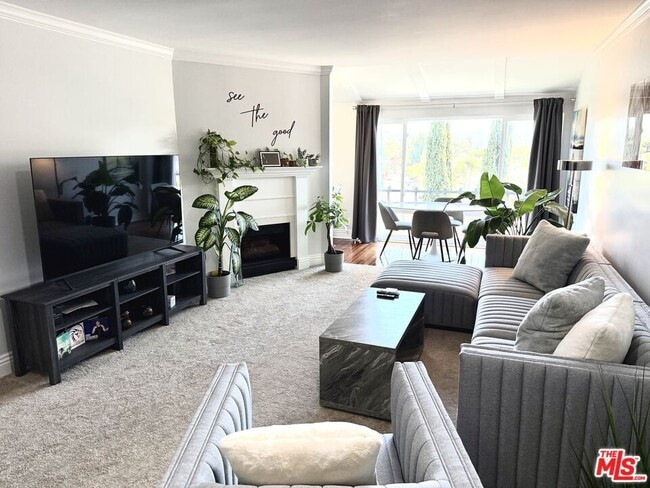 property at 12830 Burbank Blvd