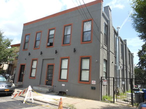 275 Miller Ave in Brooklyn, NY - Building Photo - Building Photo