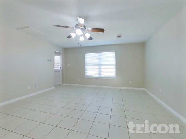 604 Totem Trail Dr in La Marque, TX - Building Photo - Building Photo