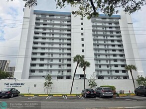 1401 N Riverside Dr in Pompano Beach, FL - Foto de edificio - Building Photo