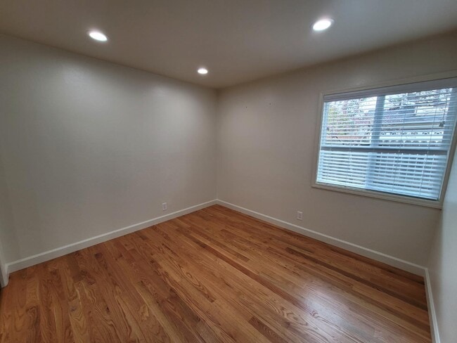 10218 E Pk Cir in Cupertino, CA - Building Photo - Building Photo