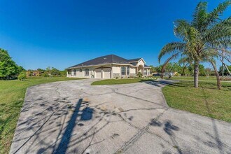 2832 Rodeo Dr in Kissimmee, FL - Building Photo - Building Photo