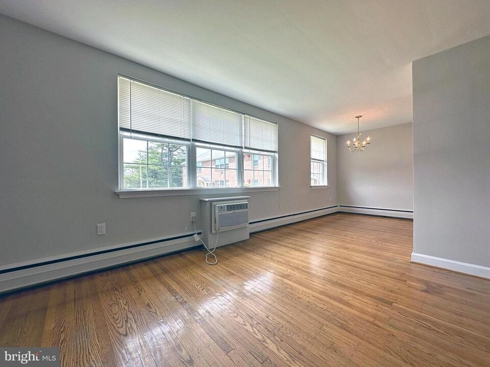 2630 West Chester Pike in Broomall, PA - Building Photo