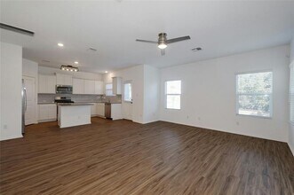 424 Red Buckeye Loop in Liberty Hill, TX - Building Photo - Building Photo