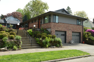 5032-5046 SE 37th Ave in Portland, OR - Building Photo - Building Photo