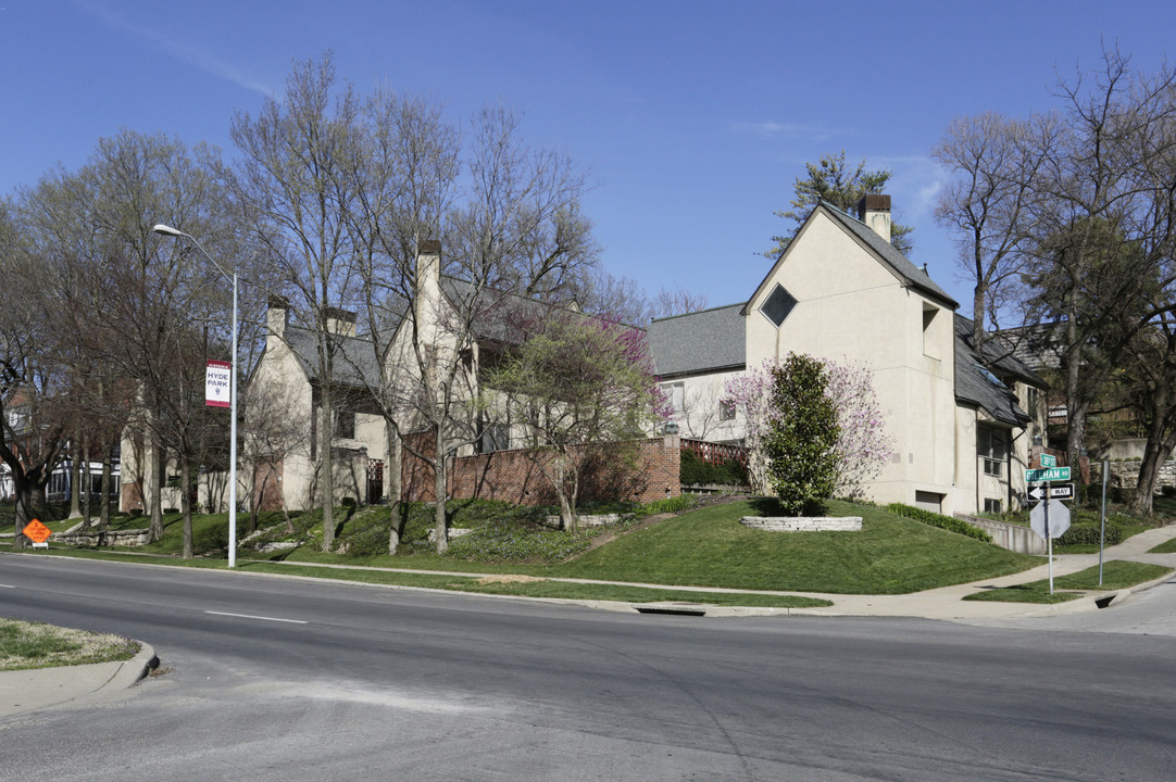 Hyde Park Townhomes in Kansas City, MO - Building Photo