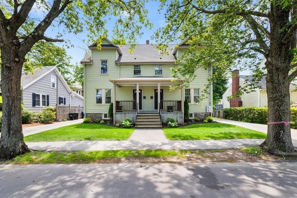 111 Pleasant St in Milton, MA - Building Photo