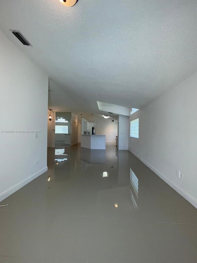 4136 Sapphire Ter in Weston, FL - Building Photo - Building Photo
